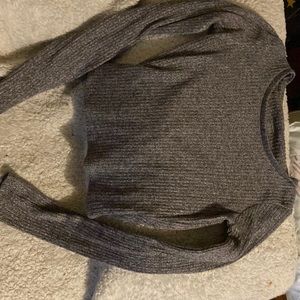 american eagle long sleeve crop top!!